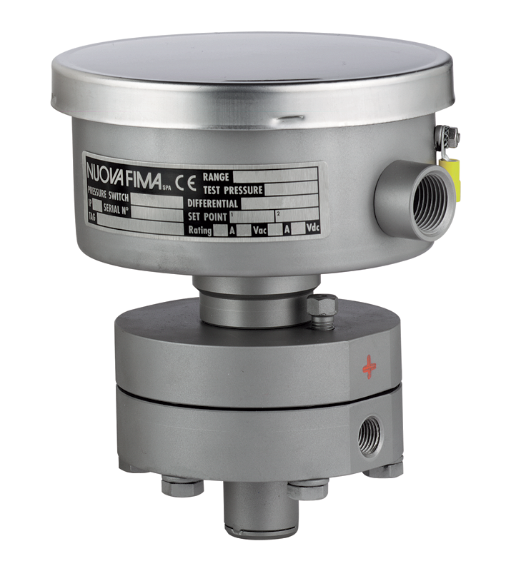 Nuova Fima  DN100阀门带双金属温度计